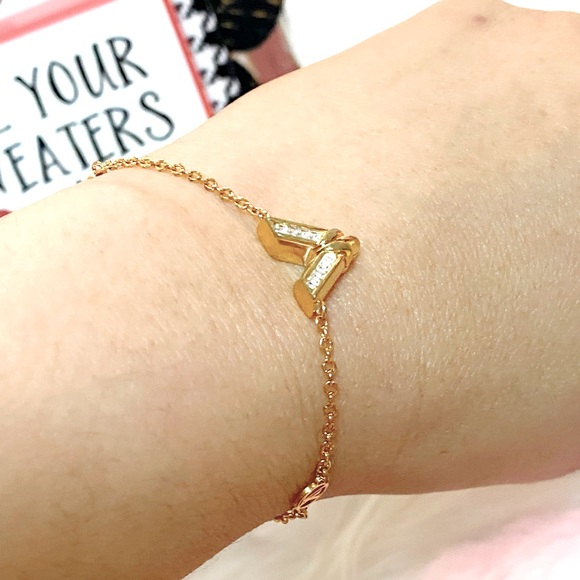 Louis Vuitton Essential V Gold Tone Bracelet - Picture 8 of 13